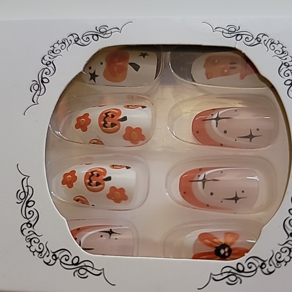 Press On Nails Do-It-Yourself White & Orange Halloween Designs Nail Art - Picture 3 of 4